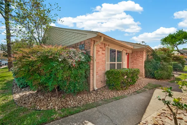 $1,200 | 8801 Hammerly Boulevard, Unit 1605, Houston, TX 77080