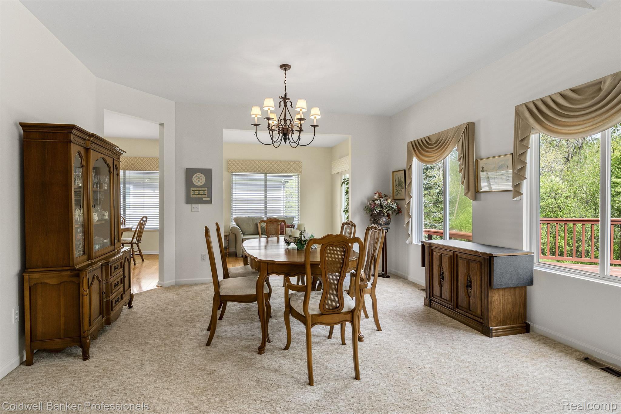 2206 Lagoon Drive Rochester, MI 48309 - Photo 10 of 37 Convenient to Kitchen
