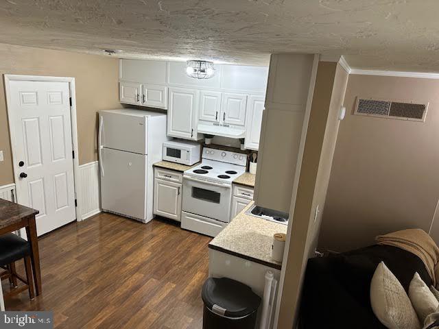 418 Manor Street Hanover, PA 17331 - Photo 7 of 37 Gallery Image 7