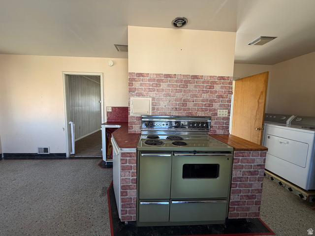 357 East 100 North Price, UT 84501 - Photo 2 of 13