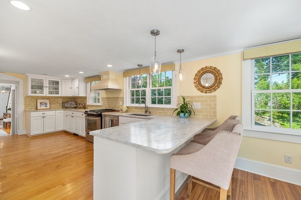18 Union Street Manchester, MA 01944 - Photo 14 of 38