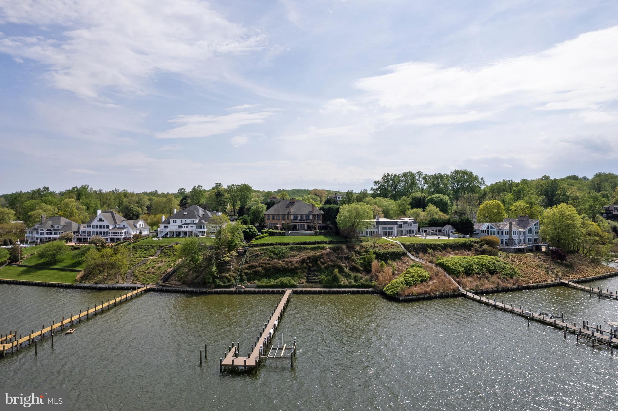 806 Coachway Annapolis, MD 21401 - Photo 41 of 43 an aerial view of a garden with houses