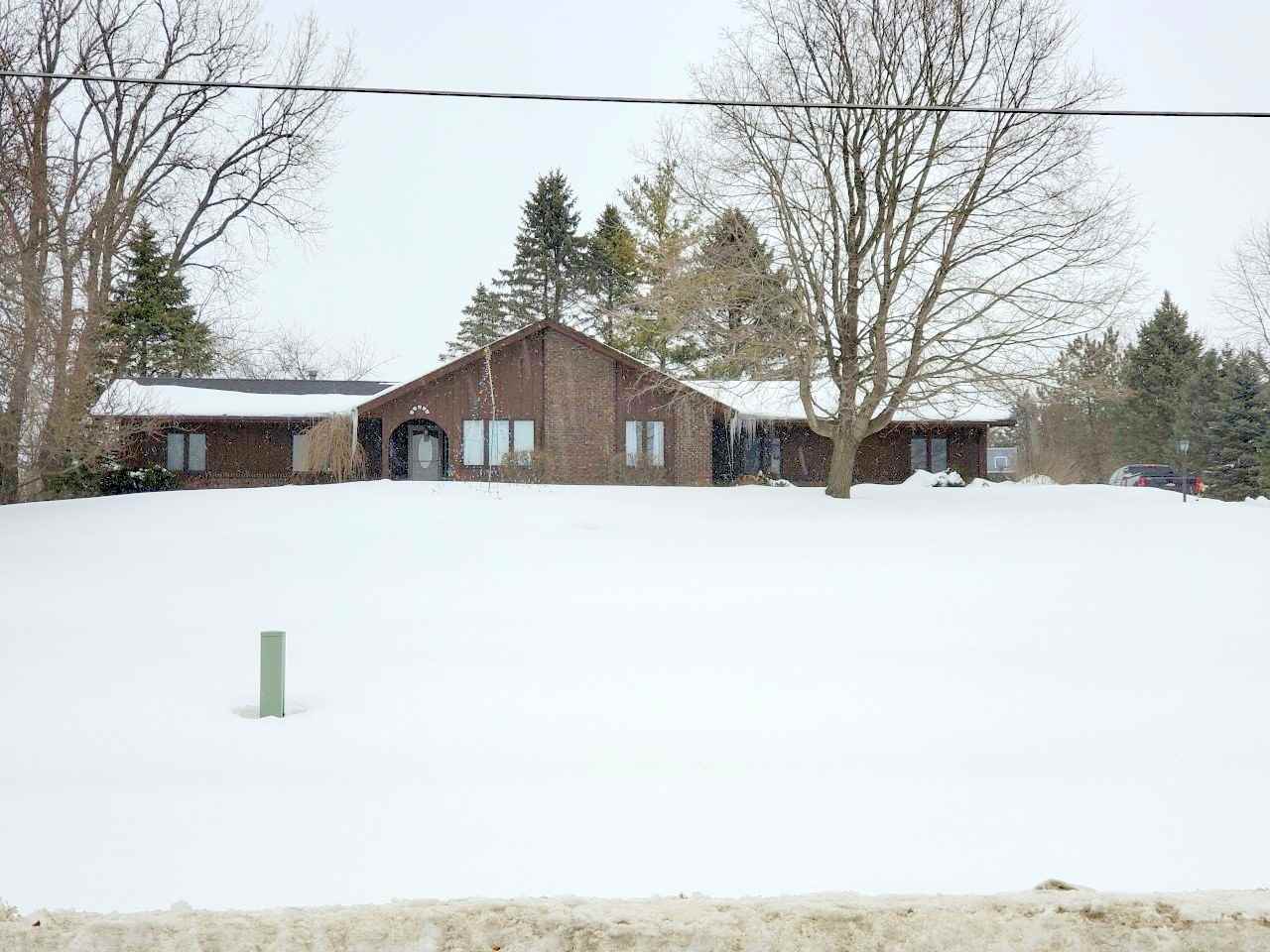11845 Love Road Roscoe, IL 61073 - Photo 1 of 21 Gallery Image 1