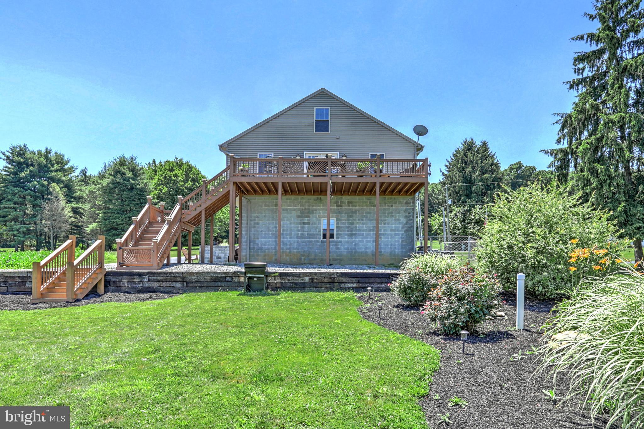 737 Taylor Road Windsor, PA 17366 - Photo 5 of 68