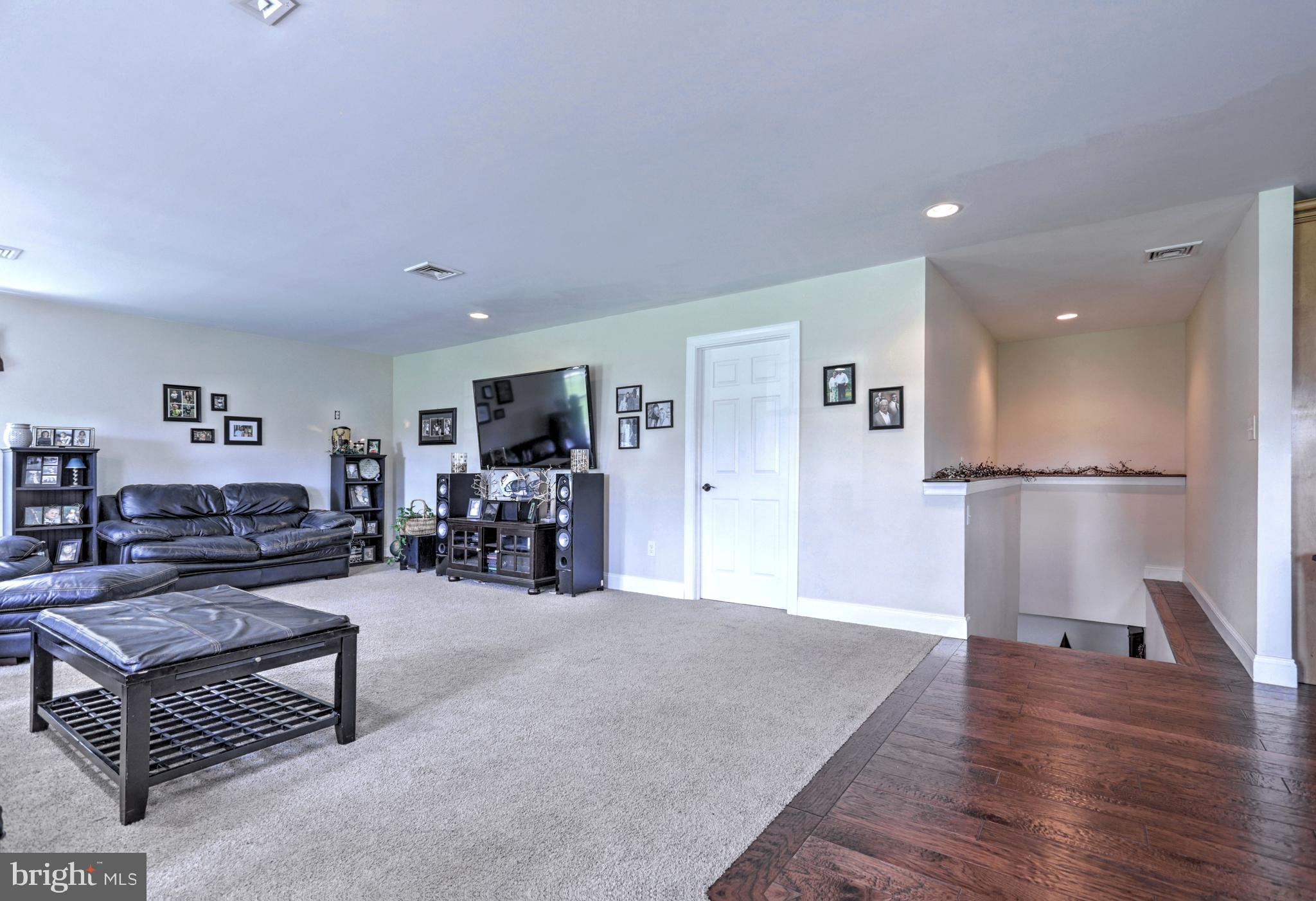 737 Taylor Road Windsor, PA 17366 - Photo 8 of 68