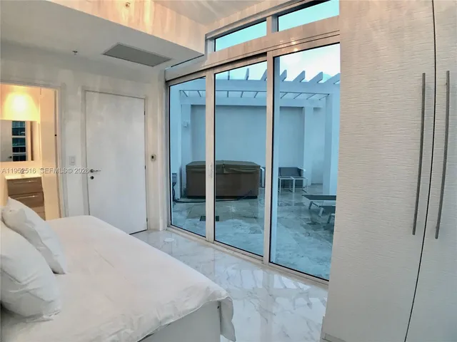 $20,000 | 50 South Pointe Drive, Unit LOFT4, Miami Beach, FL 33139