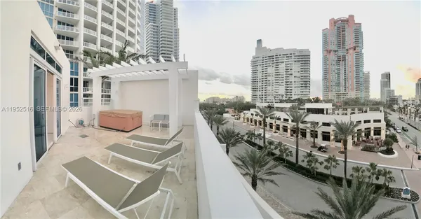 $20,000 | 50 South Pointe Drive, Unit LOFT4, Miami Beach, FL 33139