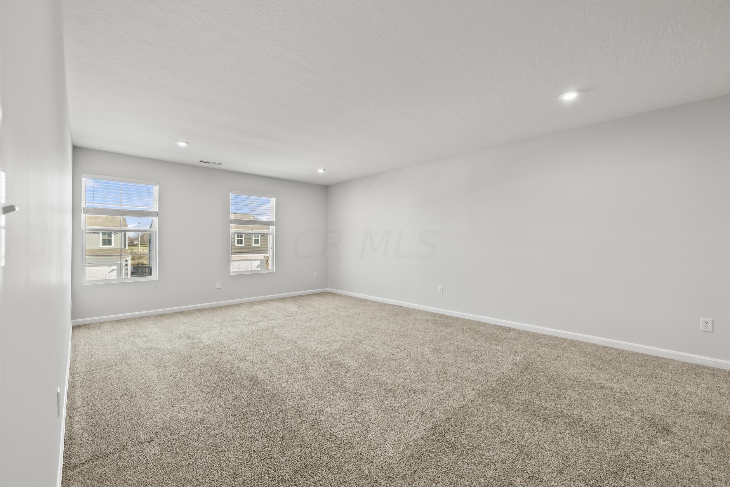 4853 Amber Crossing Road Columbus, OH 43232 - Photo 26 of 39 large primary suite