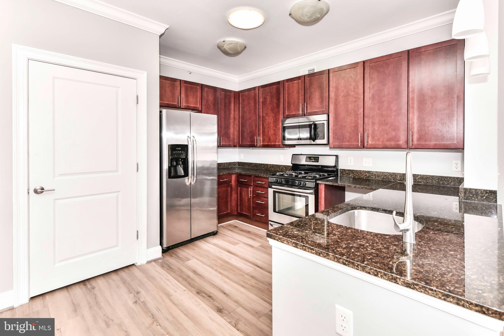 6301 Edsall Road, Unit 610 Alexandria, VA 22312 - Photo 3 of 30 Gallery Image 3