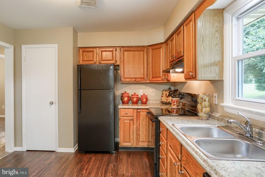 3232 South Scenic Road Harrisburg, PA 17109 - Photo 8 of 24 Gallery Image 8