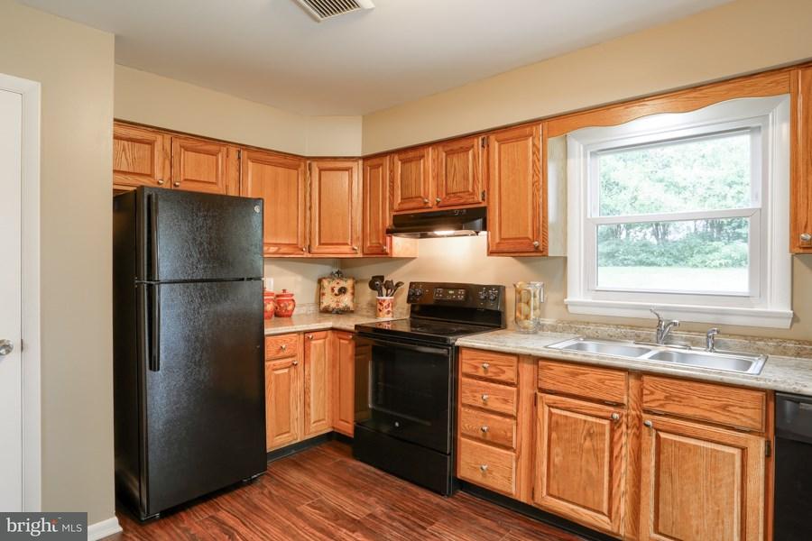 3232 South Scenic Road Harrisburg, PA 17109 - Photo 9 of 24 Gallery Image 9