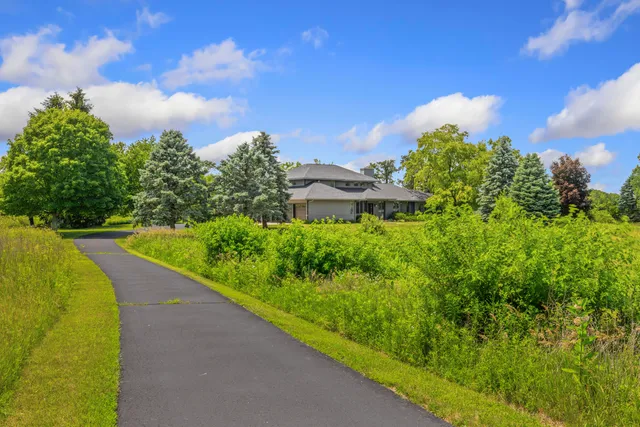 $1,195,000 | N1825 Town Hall Road, Walworth, WI 53184