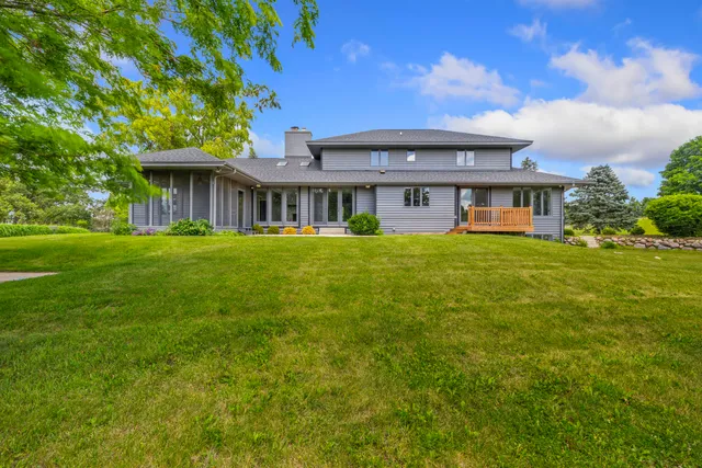 $1,195,000 | N1825 Town Hall Road, Walworth, WI 53184