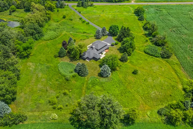 $1,195,000 | N1825 Town Hall Road, Walworth, WI 53184
