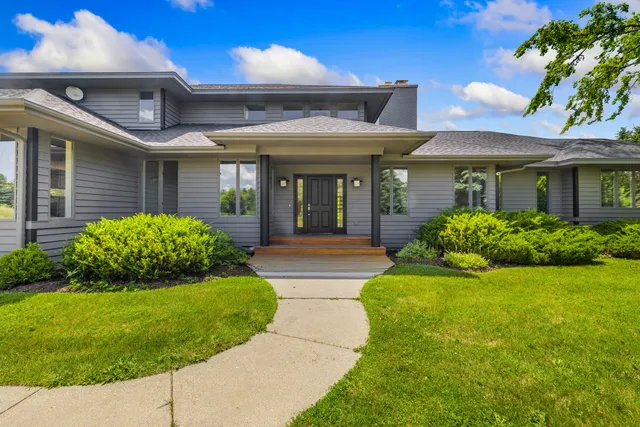 $1,195,000 | N1825 Town Hall Road, Walworth, WI 53184