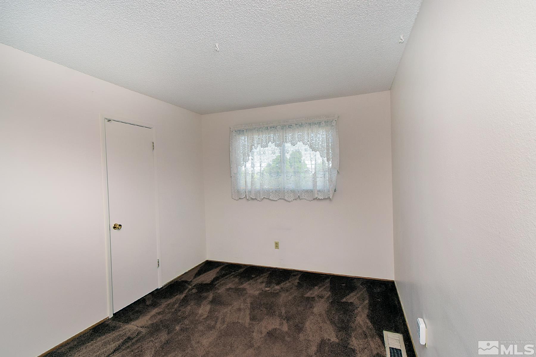 7520 Yorkshire Drive Reno, NV 89506 - Photo 14 of 37 Photo 14