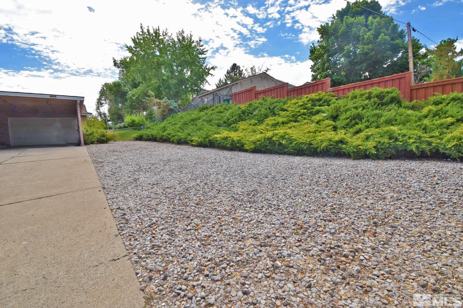 7520 Yorkshire Drive Reno, NV 89506 - Photo 4 of 37 Photo 4