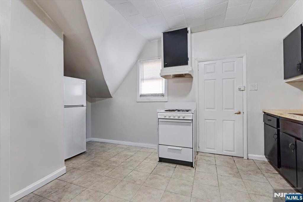 94 Manchester Avenue Paterson, NJ 07502 - Photo 11 of 36