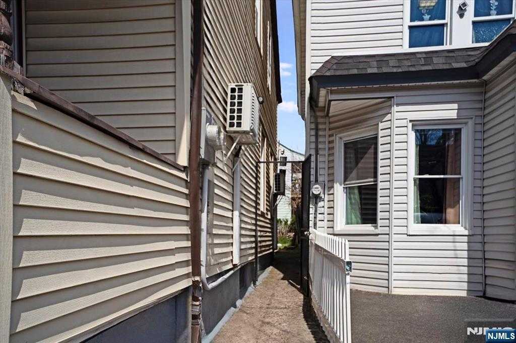 94 Manchester Avenue Paterson, NJ 07502 - Photo 24 of 36