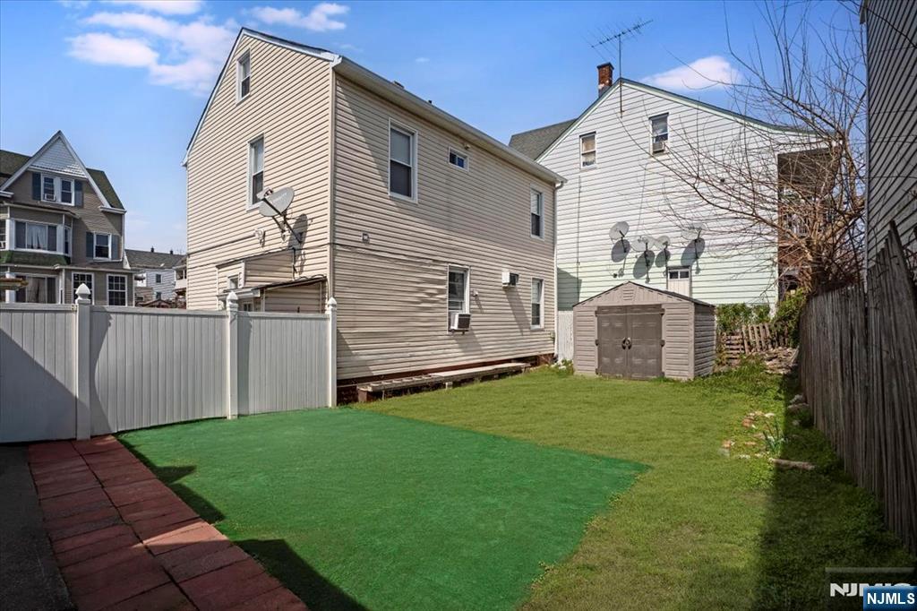 94 Manchester Avenue Paterson, NJ 07502 - Photo 26 of 36