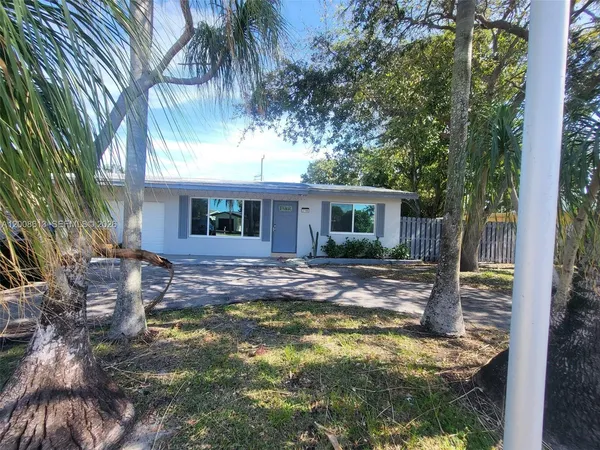 $2,600 | 3700 Northeast 13th Terrace, Unit 3700, Pompano Beach, FL 33064