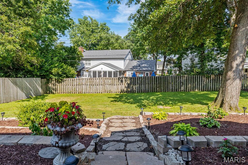 766 Elmwood Avenue Glendale, MO 63122 - Photo 37 of 42