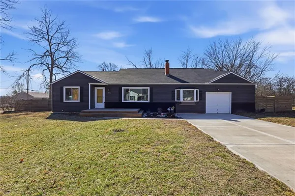 $340,000 | 511 East 92nd Street, Kansas City, MO 64131
