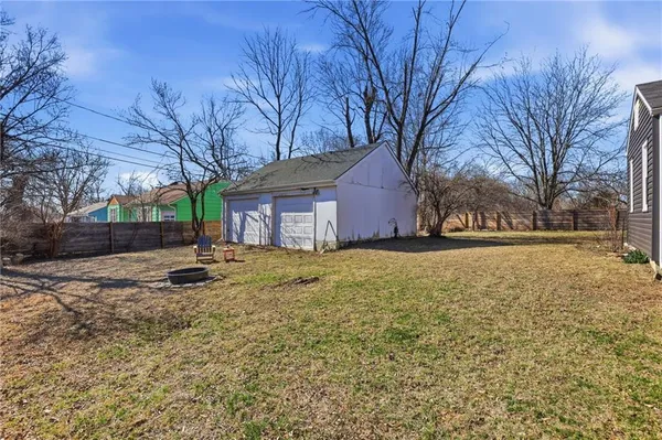 $340,000 | 511 East 92nd Street, Kansas City, MO 64131