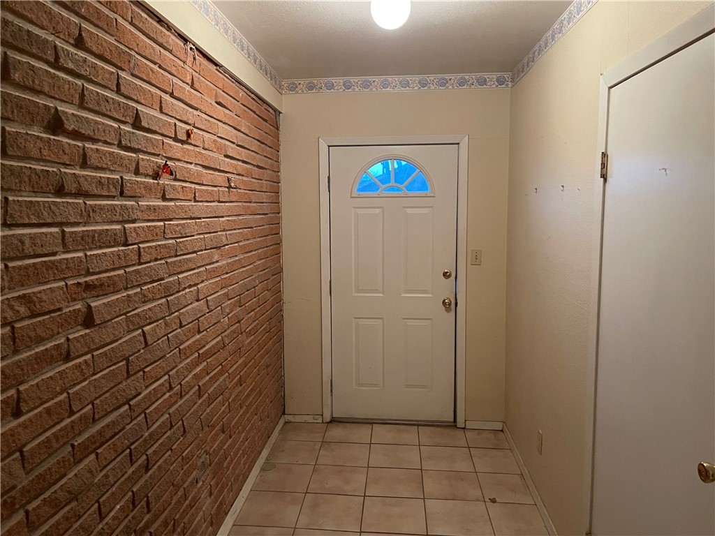 1101 Dewey Avenue Alice, TX 78332 - Photo 2 of 17 a view of an empty room