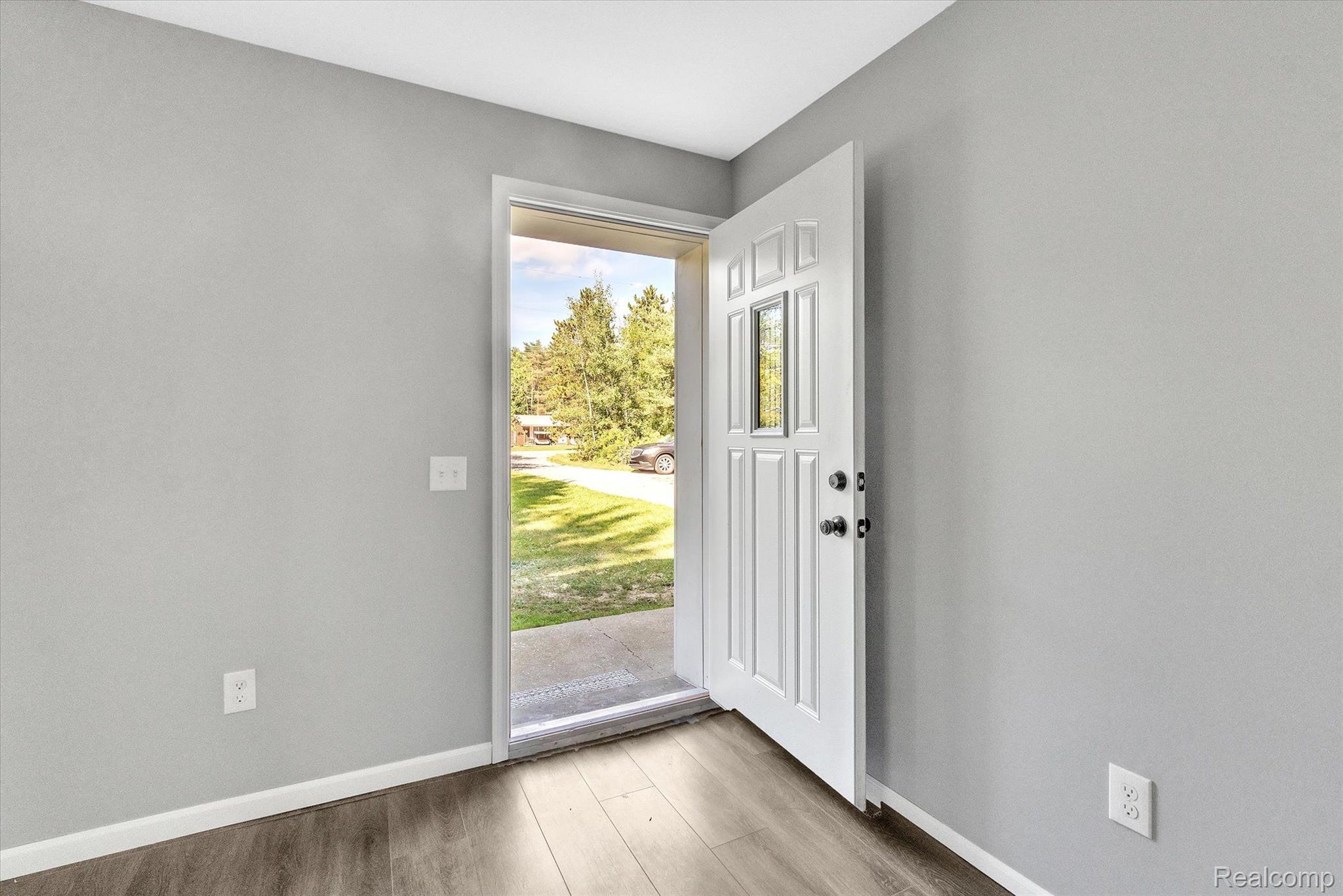 5967 Murphy Lake Road Millington, MI 48746 - Photo 6 of 28 Gallery Image 6