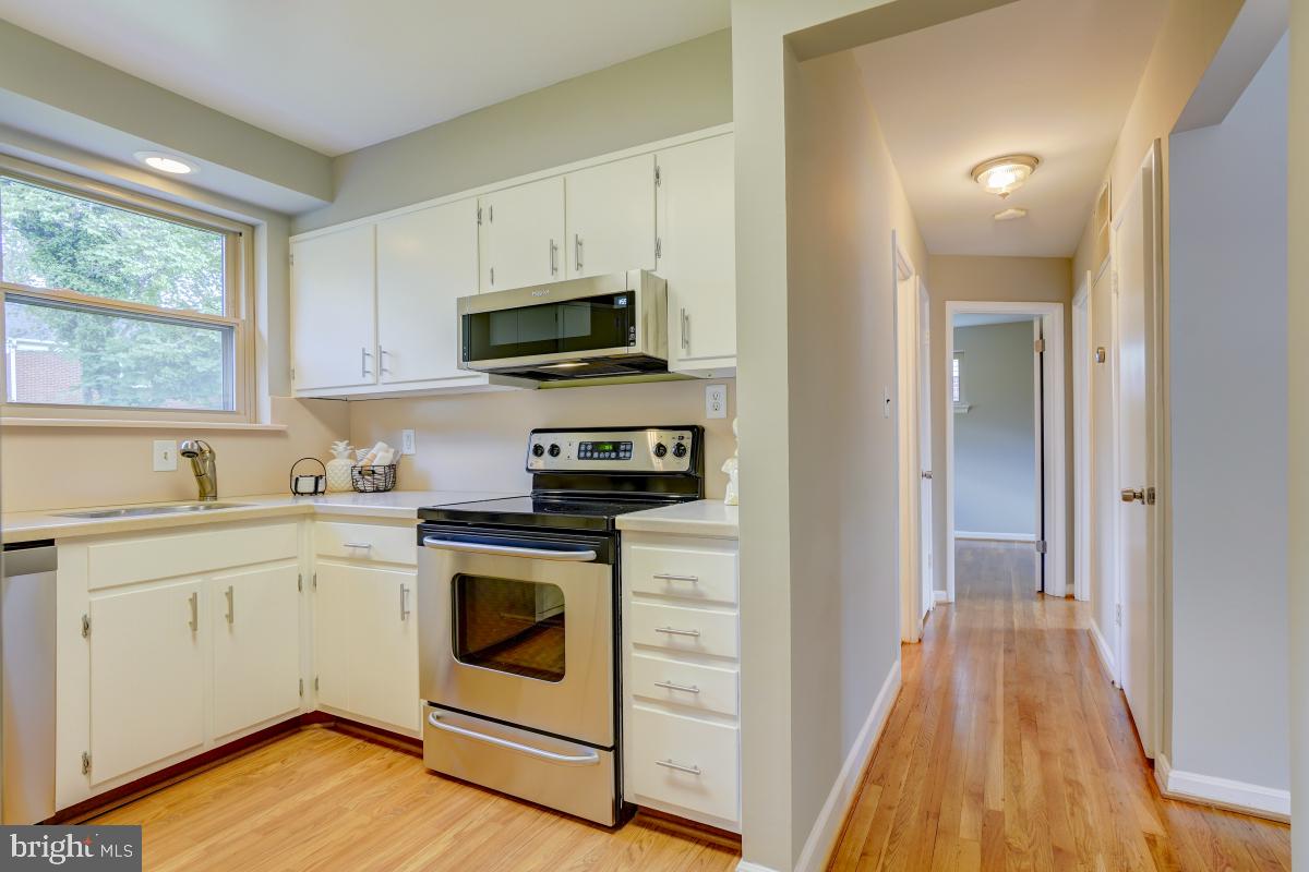 4611 Strathblane Place Alexandria, VA 22304 - Photo 14 of 34 Microwave new in 2022