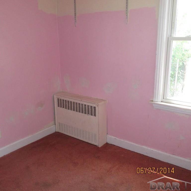 243 Goodell Street River Rouge, MI 48218 - Photo 8 of 10 31201132-7.JPG