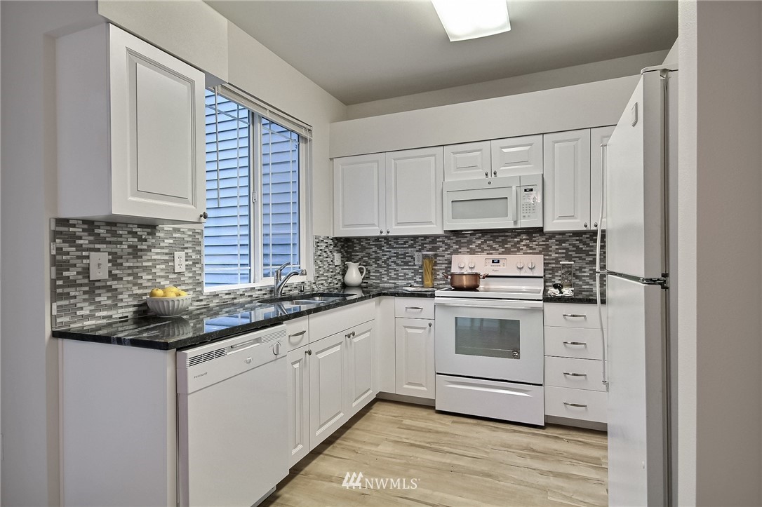 21602 9th Avenue Southeast, Unit A101 Bothell, WA 98021 - Photo 7 of 25