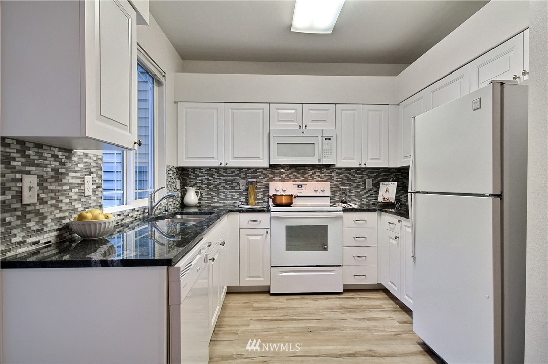 21602 9th Avenue Southeast, Unit A101 Bothell, WA 98021 - Photo 8 of 25