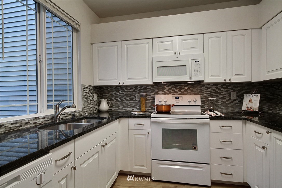 21602 9th Avenue Southeast, Unit A101 Bothell, WA 98021 - Photo 9 of 25