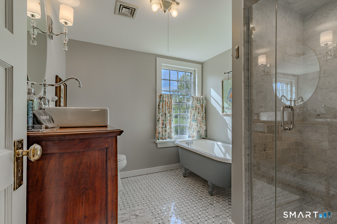 428 Simsbury Road Bloomfield, CT 06002 - Photo 24 of 40 Gallery Image 24