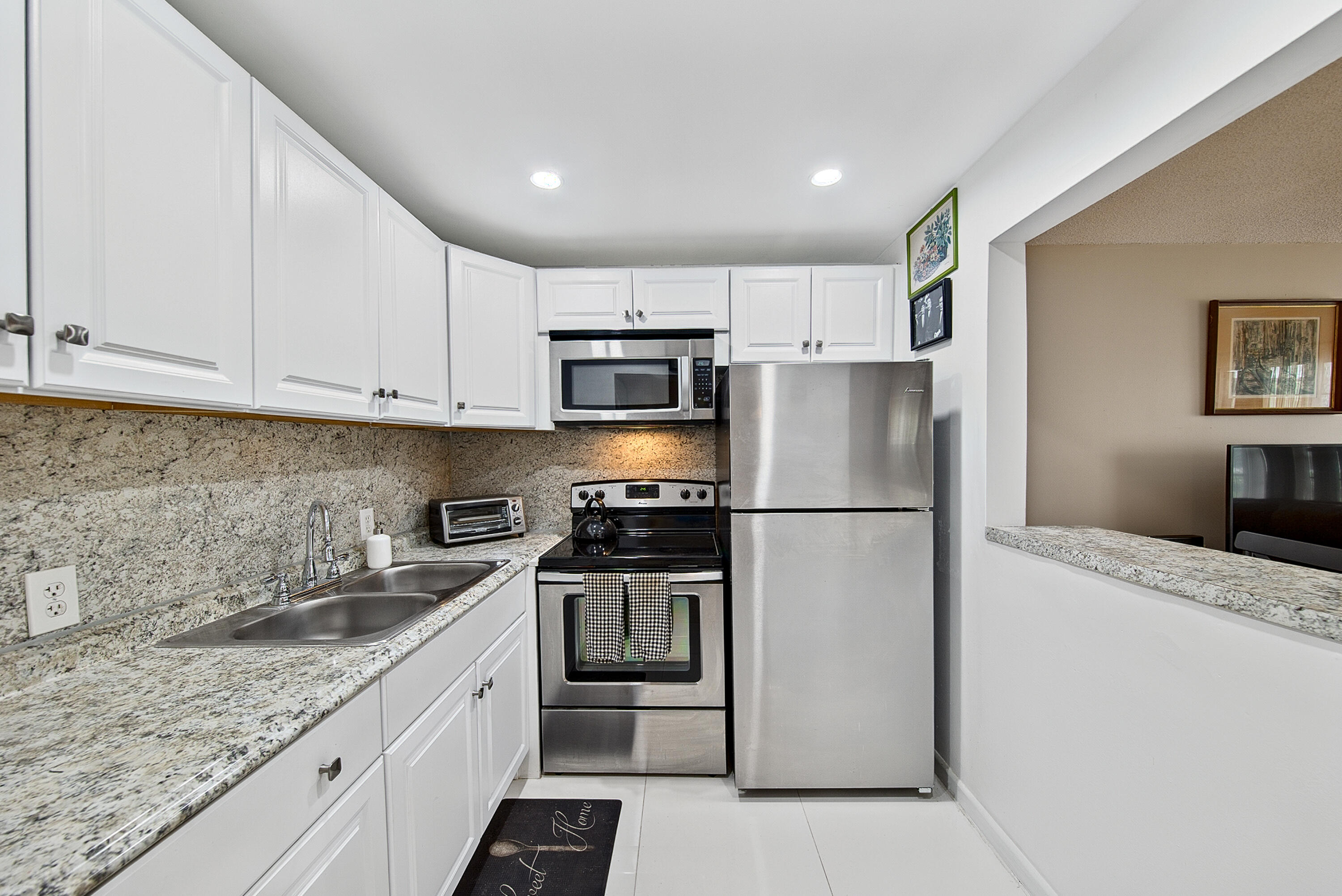 96 Fanshaw C Boca Raton, FL 33434 - Photo 2 of 37 daigle-24