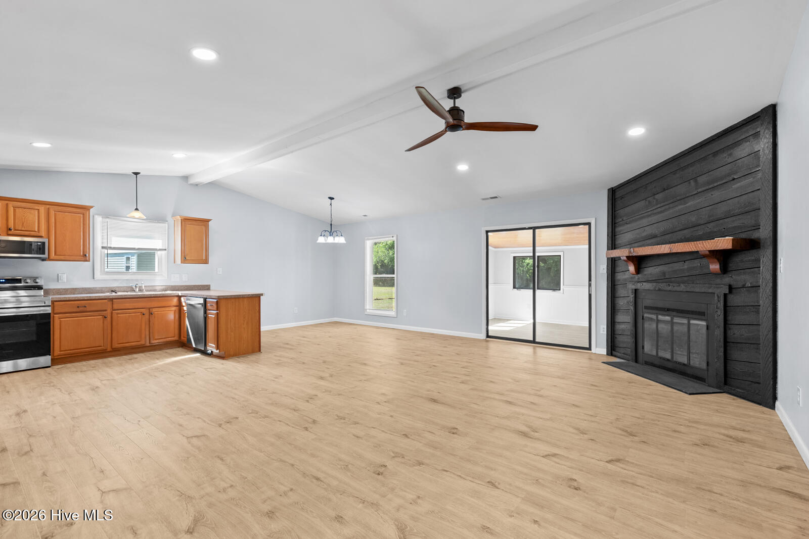 721 Shadowridge Road Jacksonville, NC 28546 - Photo 6 of 31