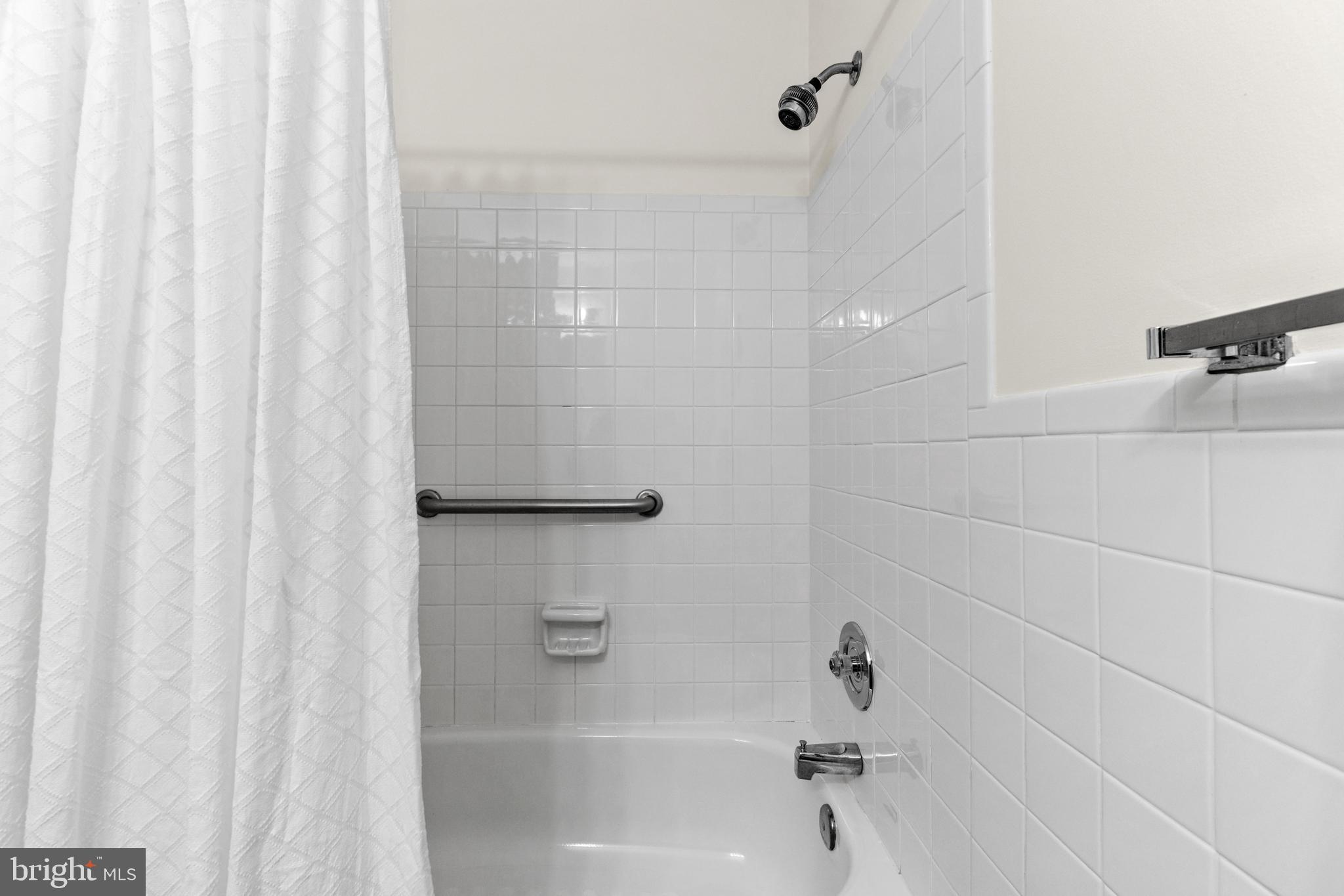 941 Riversedge Circle Annapolis, MD 21401 - Photo 29 of 48 a bathroom with a shower