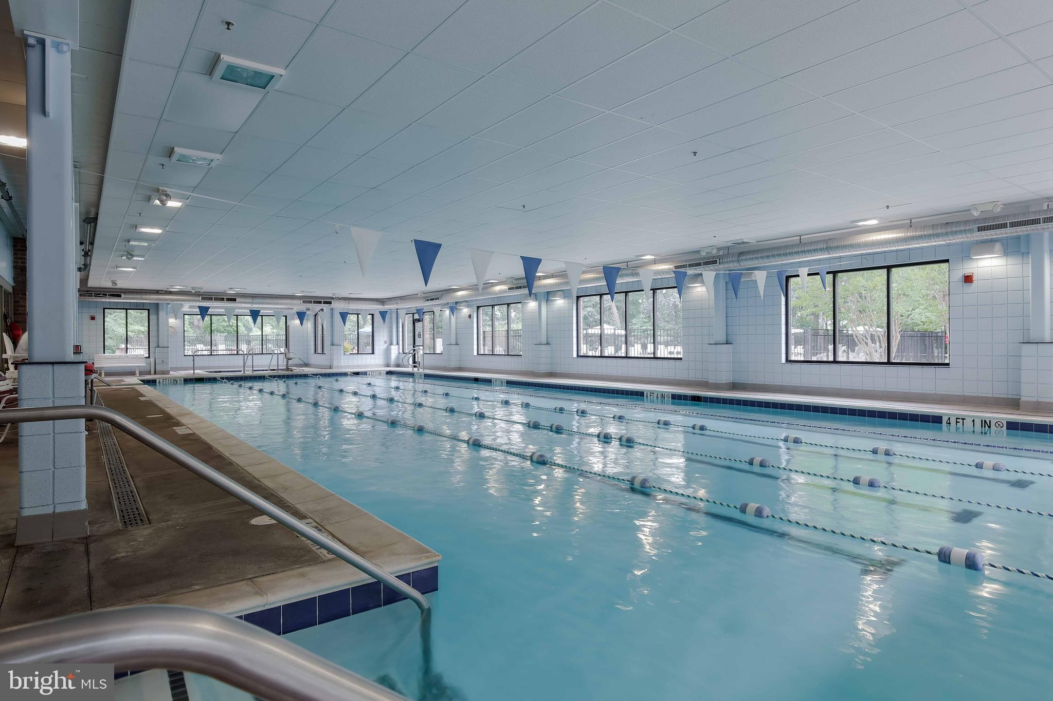 941 Riversedge Circle Annapolis, MD 21401 - Photo 40 of 48 a view of a swimming pool