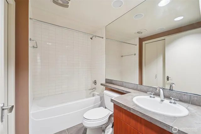 $3,495 | 1188 106th Avenue Northeast, Unit 322, Bellevue, WA 98004