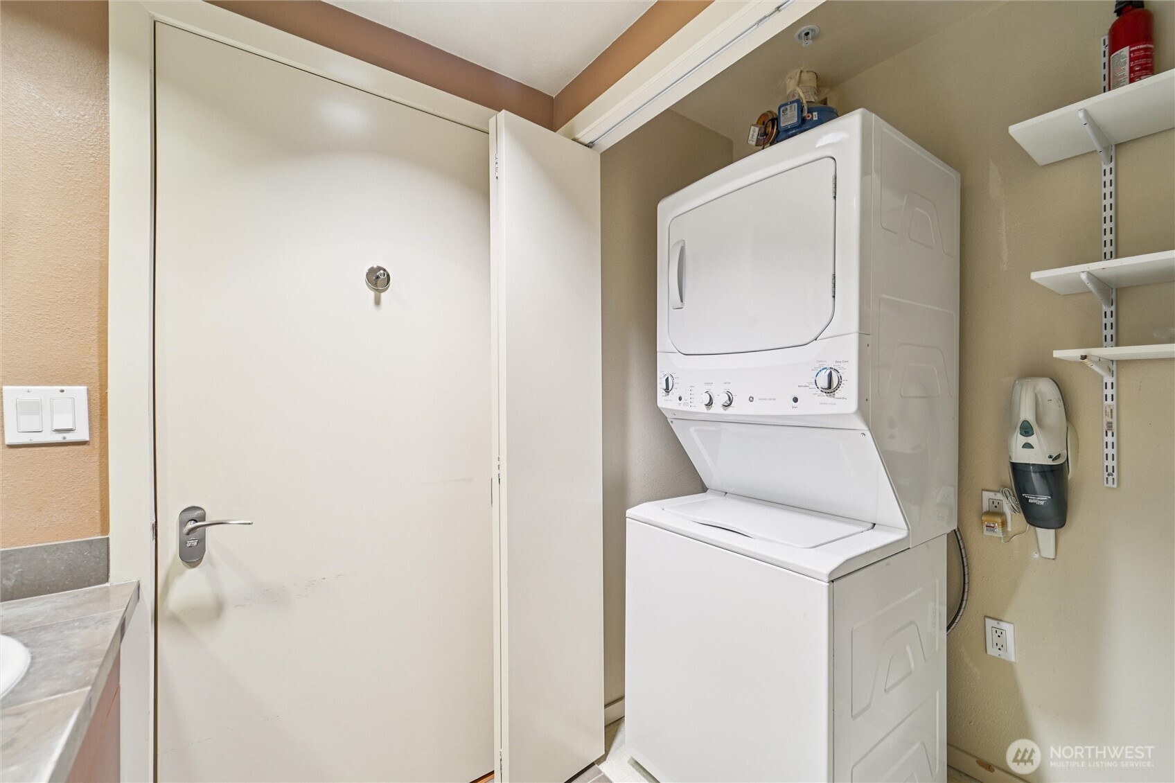 1188 106th Avenue Northeast, Unit 322 Bellevue, WA 98004 - Photo 13 of 19