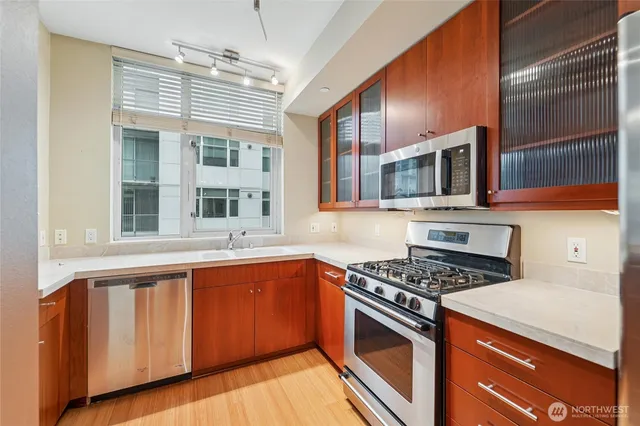 $3,495 | 1188 106th Avenue Northeast, Unit 322, Bellevue, WA 98004