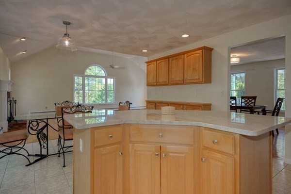 8 Atherton Road Hudson, MA 01749 - Photo 4 of 25