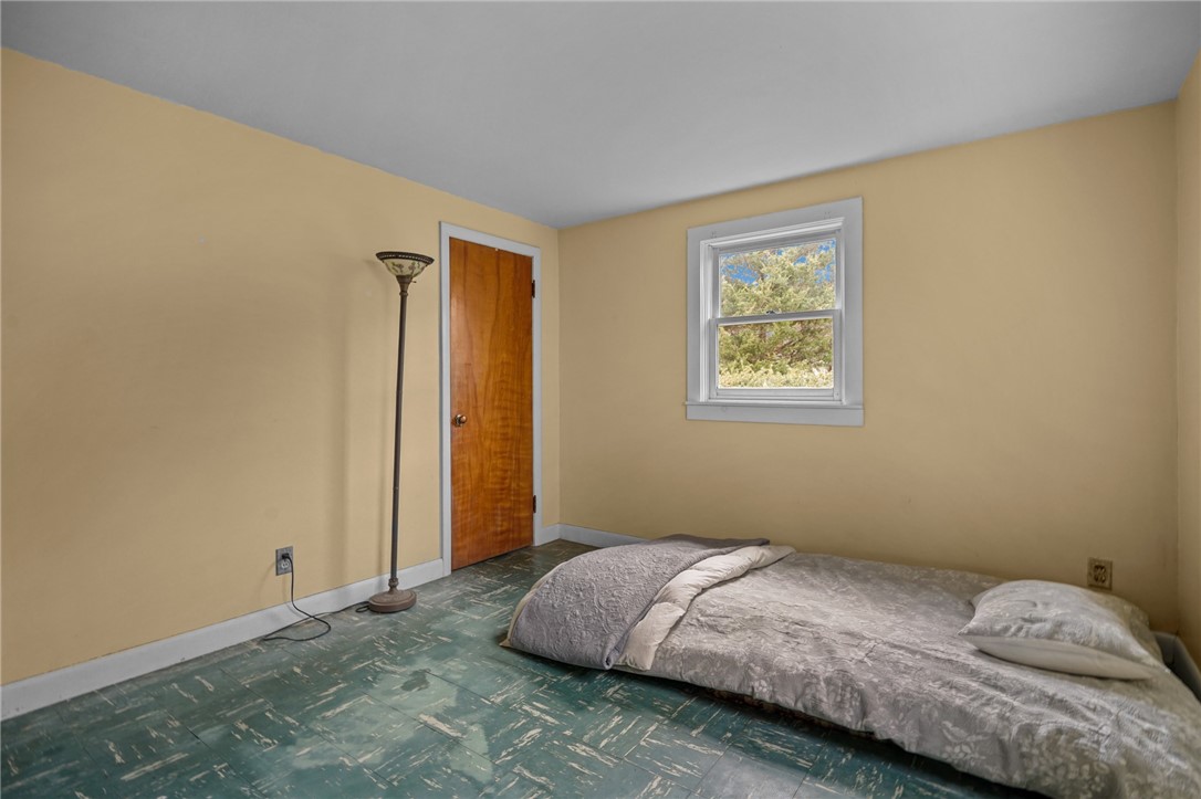 44 Capron Drive Warwick, RI 02886 - Photo 18 of 34