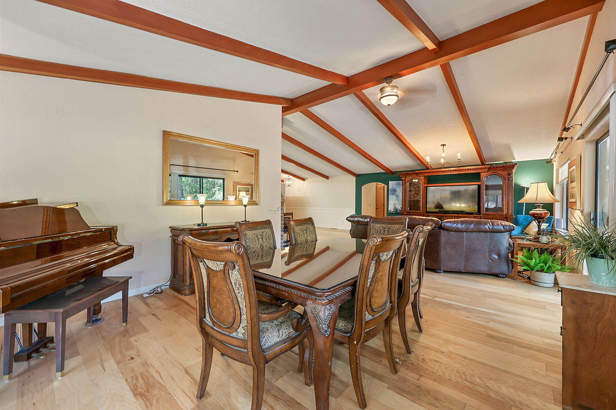 286 Rossier Lane Grants Pass, OR 97527 - Photo 10 of 64 Dining Room