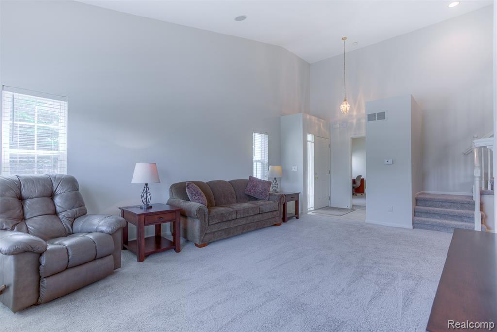 682 West Bluff Court Rochester Hills, MI 48307 - Photo 24 of 37