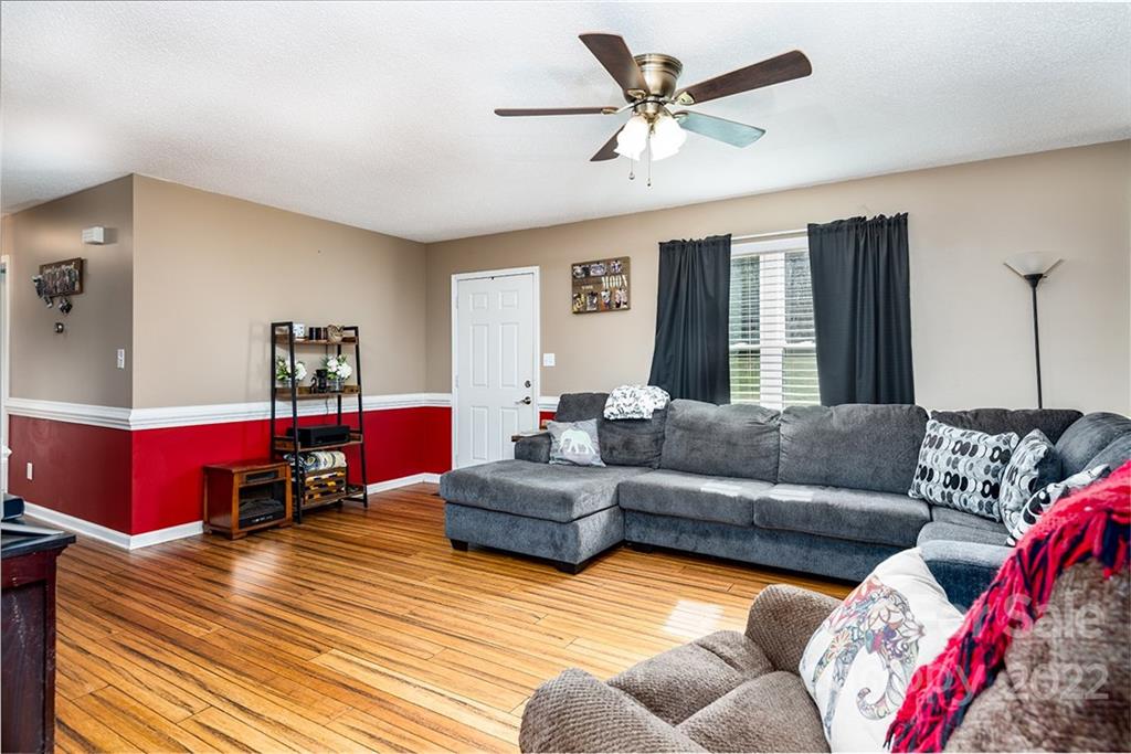 5046 Whitener Road Hickory, NC 28602 - Photo 8 of 15 Gallery Image 8