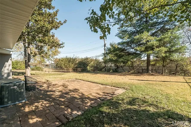 $1,900 | 11352 Revere Lane, St. Louis, MO 63128