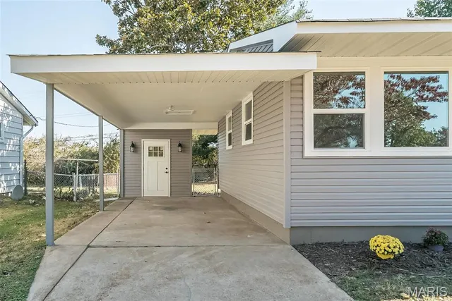 $1,900 | 11352 Revere Lane, St. Louis, MO 63128